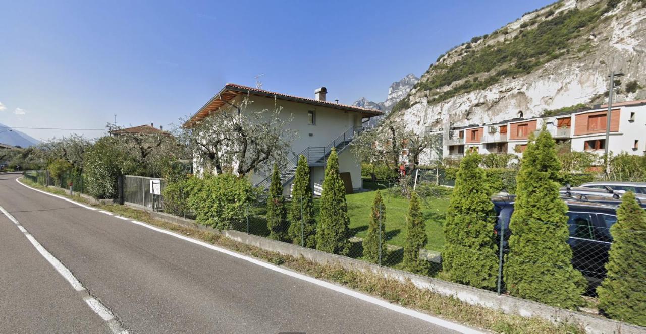 Carly'S Rooms Torbole Sul Garda Exterior foto