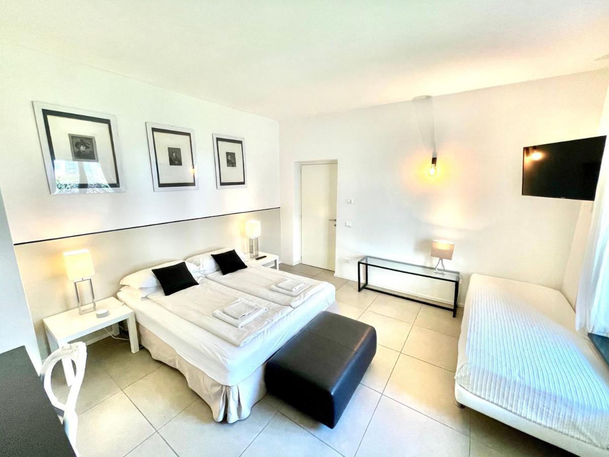Carly'S Rooms Torbole Sul Garda Exterior foto