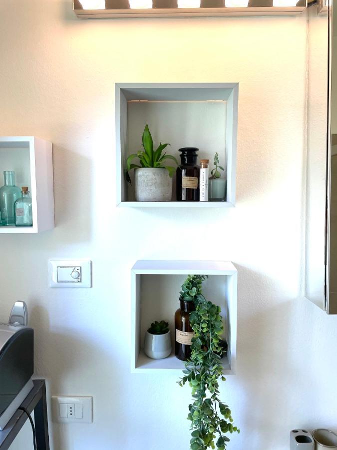 Carly'S Rooms Torbole Sul Garda Exterior foto