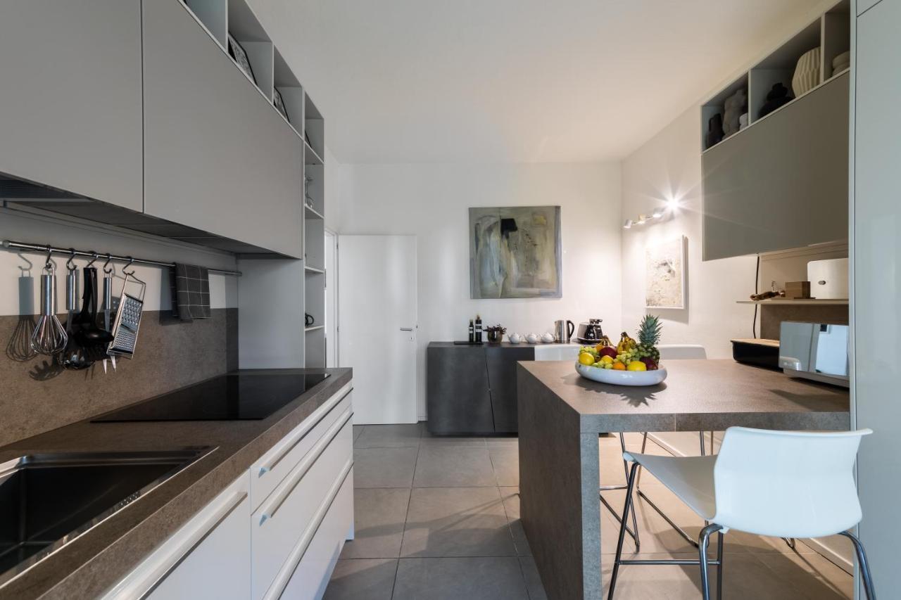 Carly'S Rooms Torbole Sul Garda Exterior foto