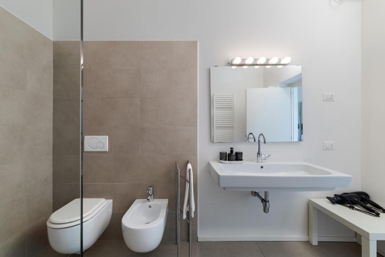 Carly'S Rooms Torbole Sul Garda Exterior foto