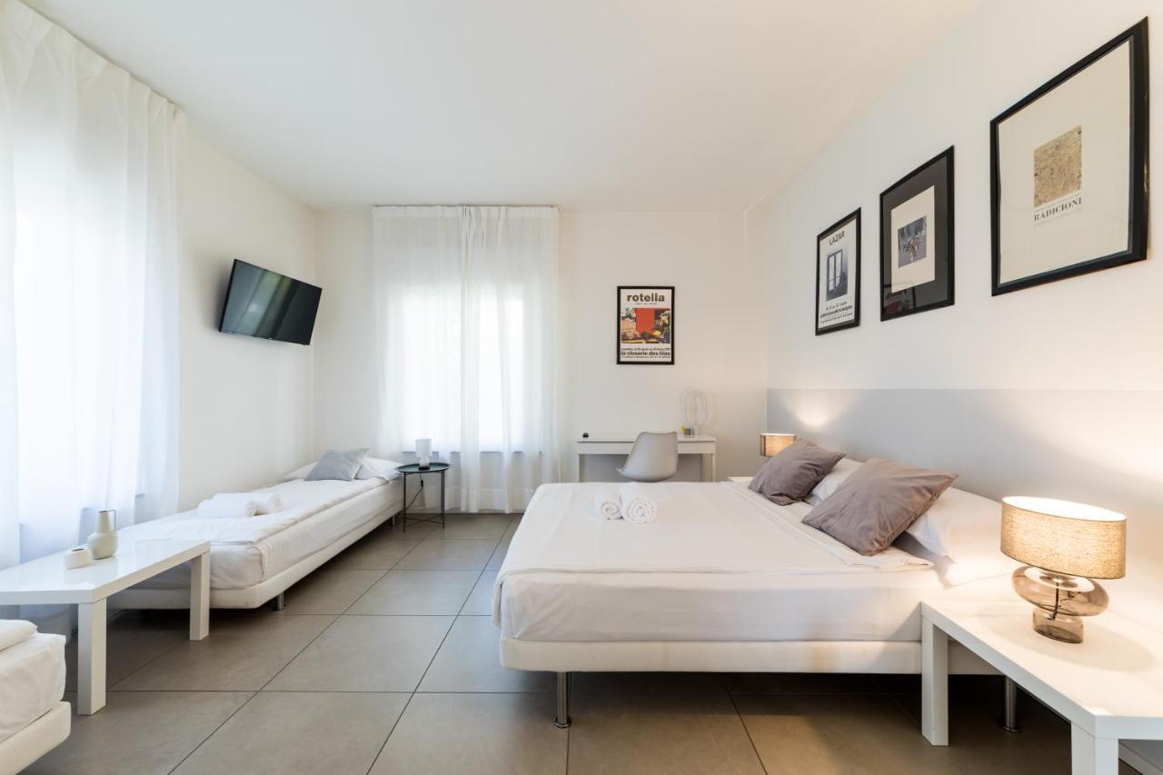 Carly'S Rooms Torbole Sul Garda Exterior foto