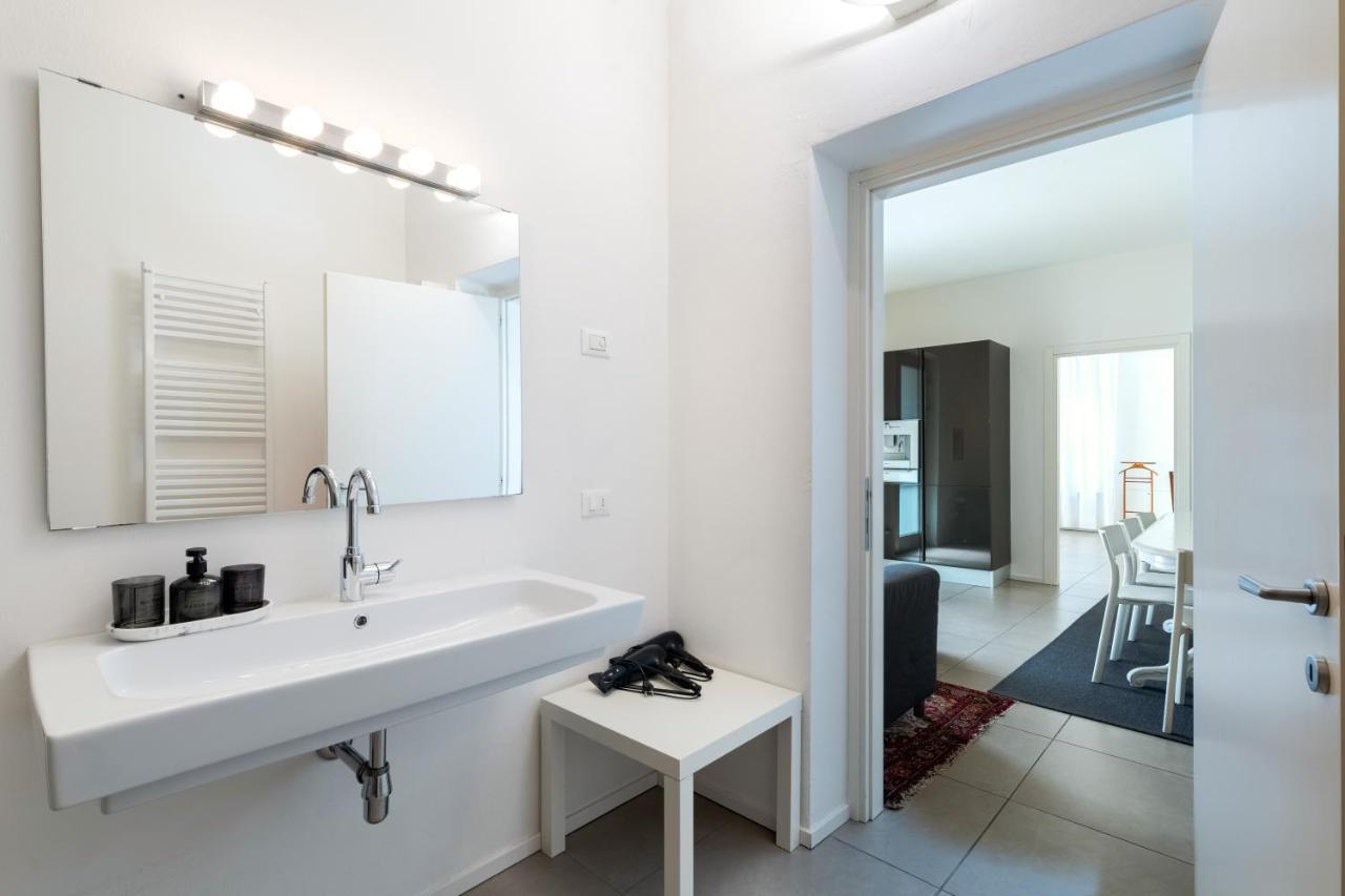 Carly'S Rooms Torbole Sul Garda Exterior foto