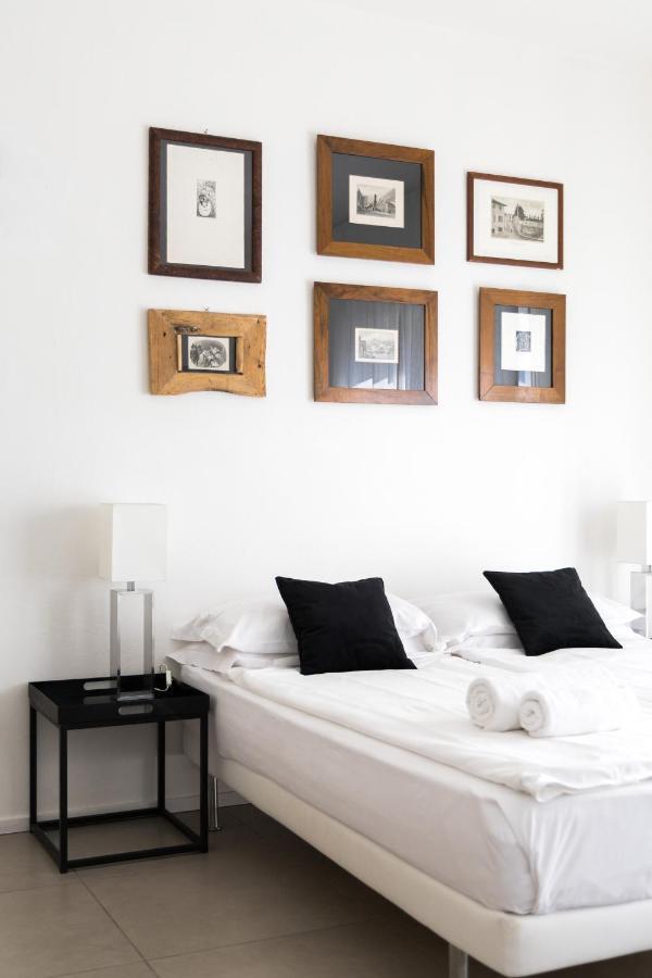 Carly'S Rooms Torbole Sul Garda Exterior foto