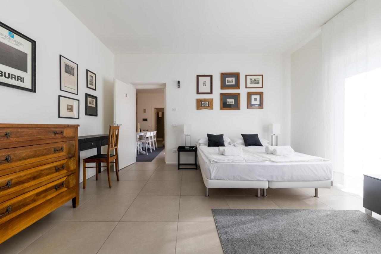 Carly'S Rooms Torbole Sul Garda Exterior foto