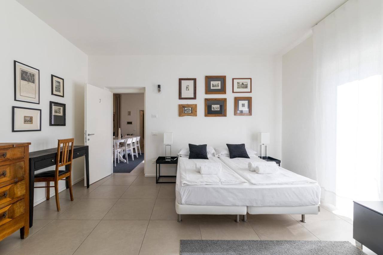 Carly'S Rooms Torbole Sul Garda Exterior foto